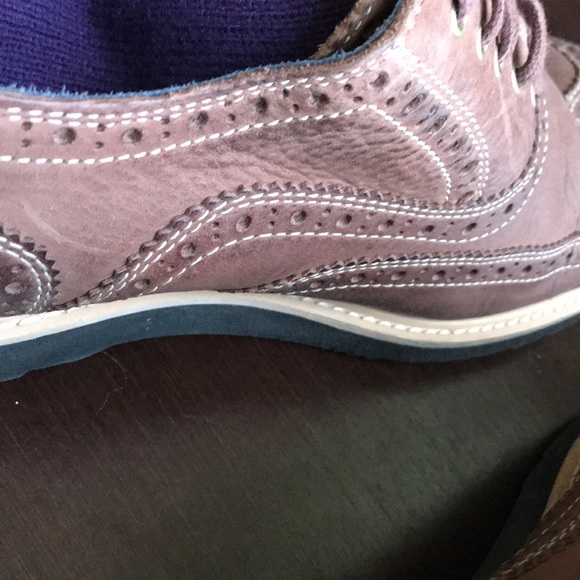 COLE HAAN TAN WINGTIP OXFORDS WITH BLUE FOOTBED - Picture 7 of 8